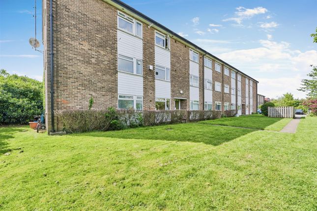 Flat for sale in Staines Road, Twickenham