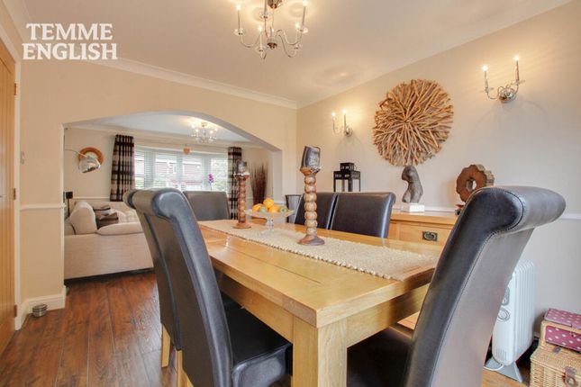 150 Markhams Chase, Basildon photo 4