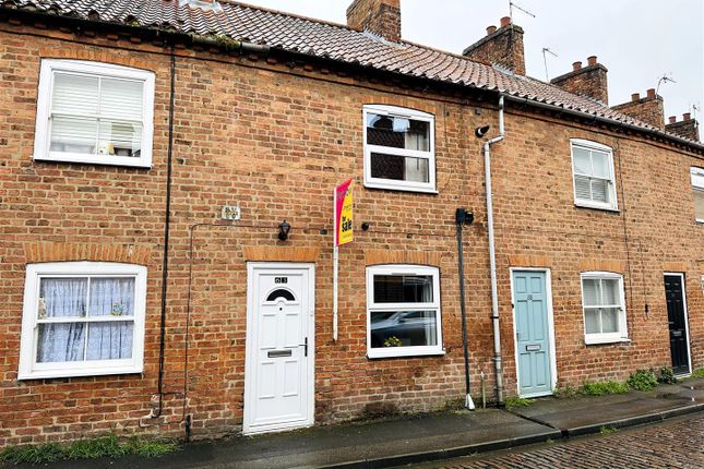 Terraced house for sale in Millgate, Selby