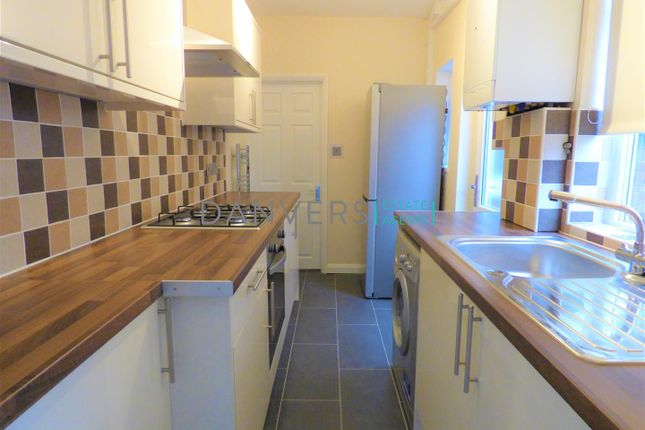 Terraced house to rent in Bruce Street, Leicester