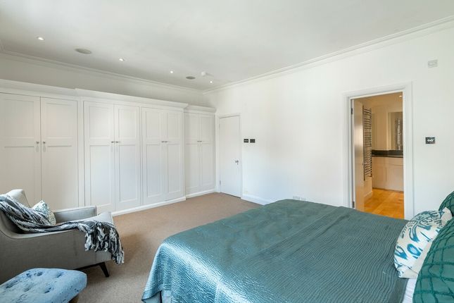 Property to rent in Dilke Street, Chelsea