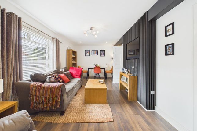 30, Burns Drive, Johnstone photo 4