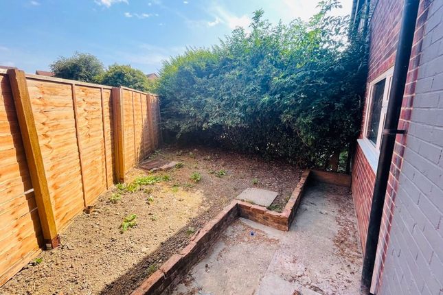 21 Bellscroft Avenue, Rotherham photo 5