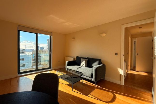 803, St William's Court, Gifford Street, London photo 3