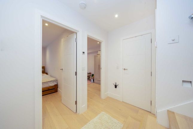 Flat for sale in Dartmouth Park Road, London