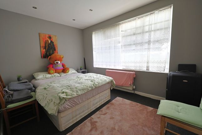 Flat for sale in Amy Johnson Court, Stag Lane, Edgware, Middlesex