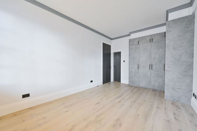 Bryanston Court, Marylebone photo 4