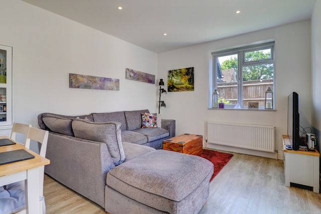 Flat 3, The Old Exchange,, New Pond Road, High Wycombe photo 4