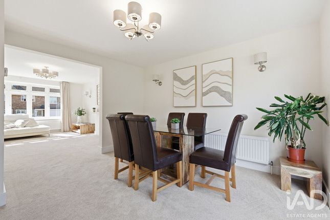 1, Chilham Close, Basildon photo 4