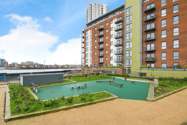 Flat for sale in Denyer Walk, Southampton