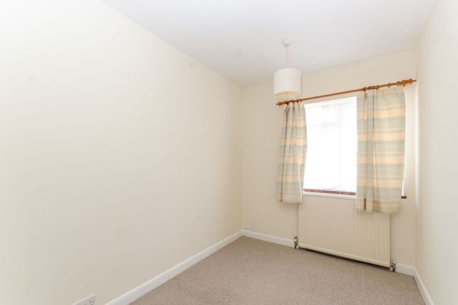 Woodside Grove, Woodside Park photo 4