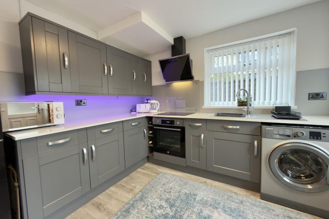 30, Hazelwood Avenue, Leeds photo 3