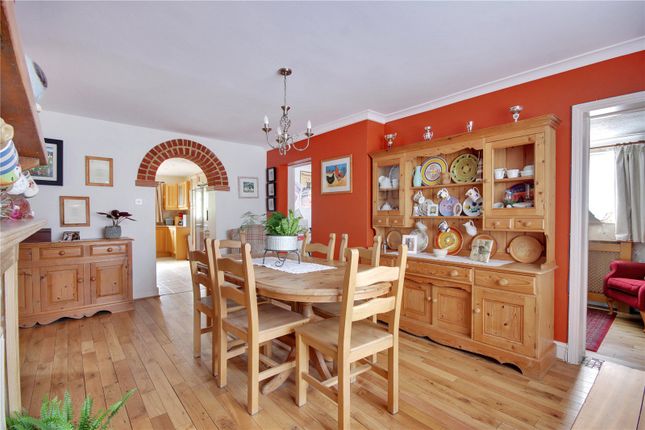 32, Leonard Avenue, Otford photo 4