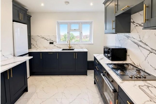 2-bed house on 404, Kings Drive, Wembley, £2,000/mo