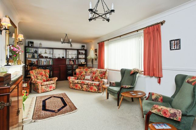 1, Derby Close, Tonbridge photo 4