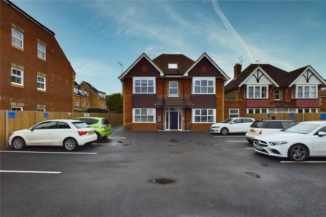Thumbnail Flat for sale in Church Road, Horley, Surrey
