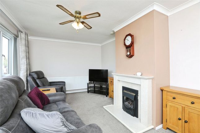 24, Ashley Close, Kent photo 4