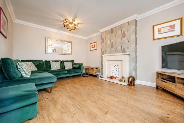 7, Bowen Way, Coulsdon photo 3