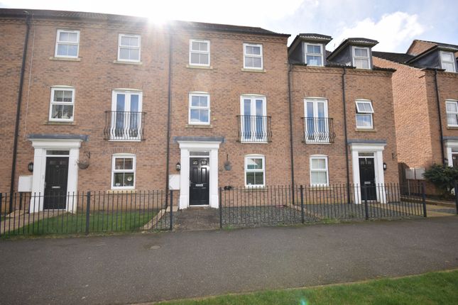Thumbnail Town house to rent in Arran Close, Greylees, Sleaford