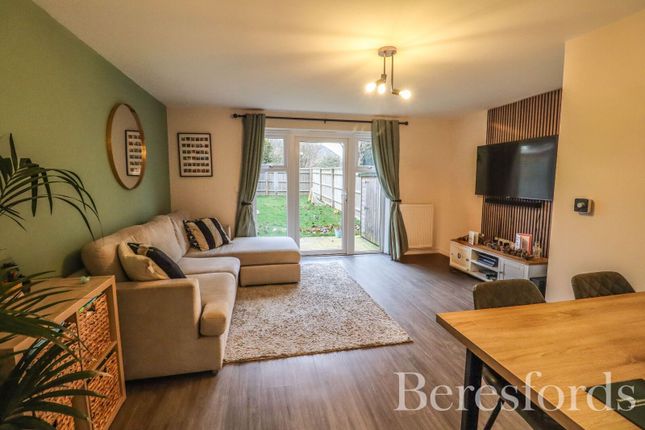12, Beehive Avenue, Witham photo 3