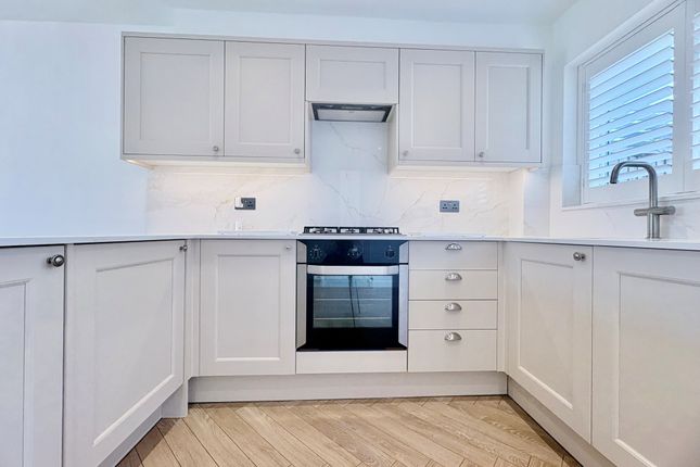 34, Ladywood Road, HERTFORD photo 3