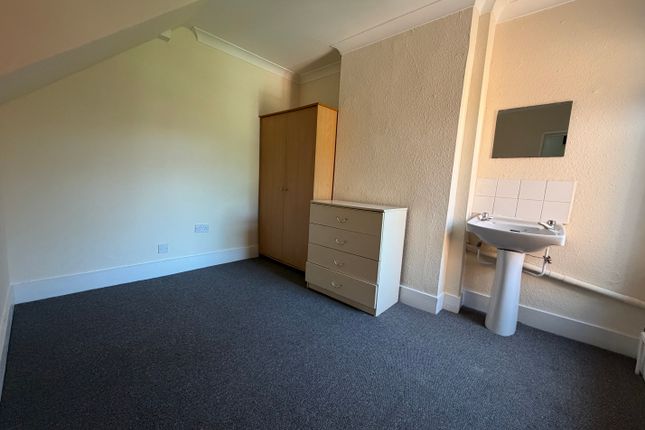 Flat 2, Warren Avenue, Southampton photo 5