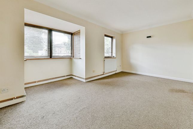 Flat 37, Westbrook Court, Stevenage Road, Hitchin photo 4