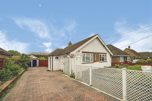 Thumbnail Detached bungalow for sale in Ferniefields, High Wycombe