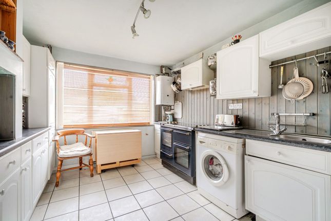 10 Elm Close, Chichester photo 4