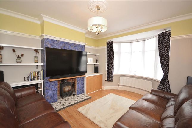 63, London Road, Raunds photo 2