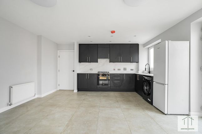 Apartment 66, Hertford House, Taywood Road, Northolt photo 4