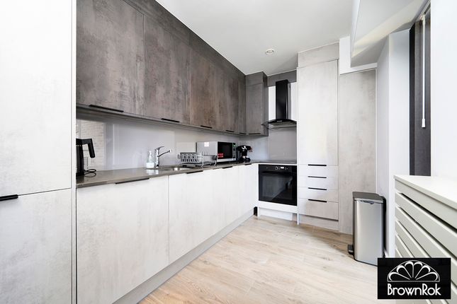 6a, 83, The Hyde, London photo 4