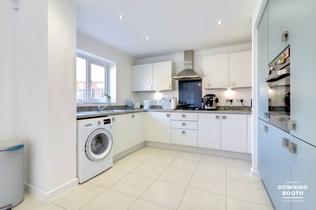 8, Allen way, Lichfield photo 4