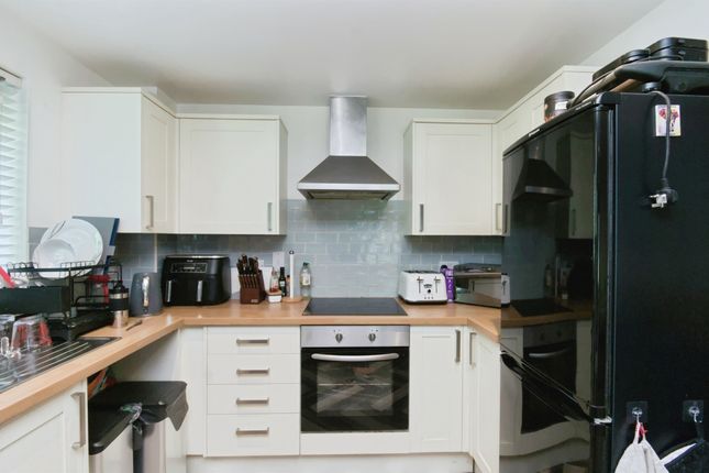 Flat 3, Ash House, 10, Orchard Close, BURGESS HILL photo 4