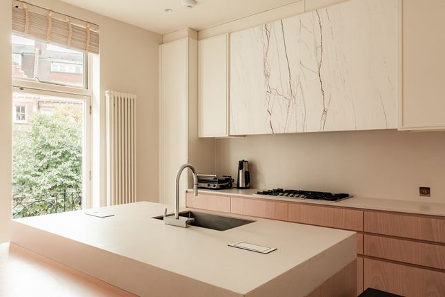 33, 33 Kensington Court, London photo 3