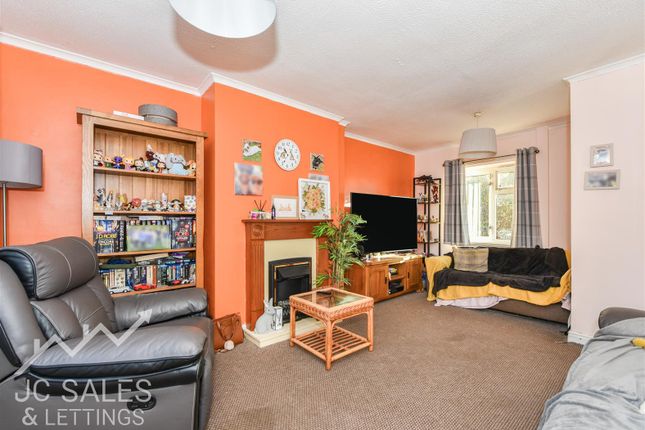 144, Hunloke Avenue, Chesterfield photo 4