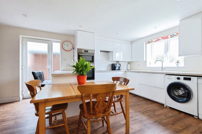 3 The Potteries, Old Brickyard Road, Sandleheath photo 4