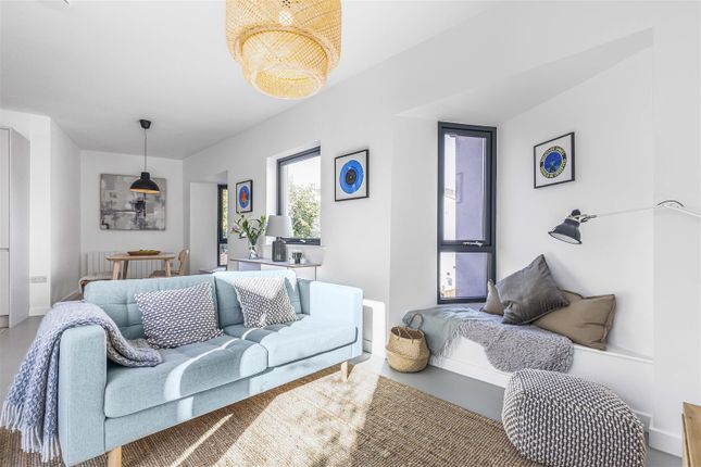 Thumbnail Flat for sale in Park Apartments, Inglemere Road, Tooting, London