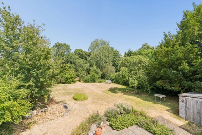 112, High Street North, Buckinghamshire photo 4