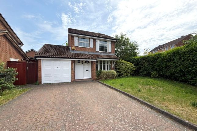 3-bed house on 5, Cabbell Place, Addlestone, £2,350/mo