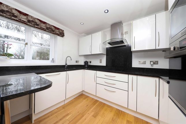 3 Waterford House, Thorney Mill Road, West Drayton photo 2