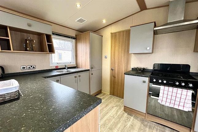 Tattershall Lakes £10,000 - £189,995, Sleaford Road, Tattershall, Lincoln photo 3