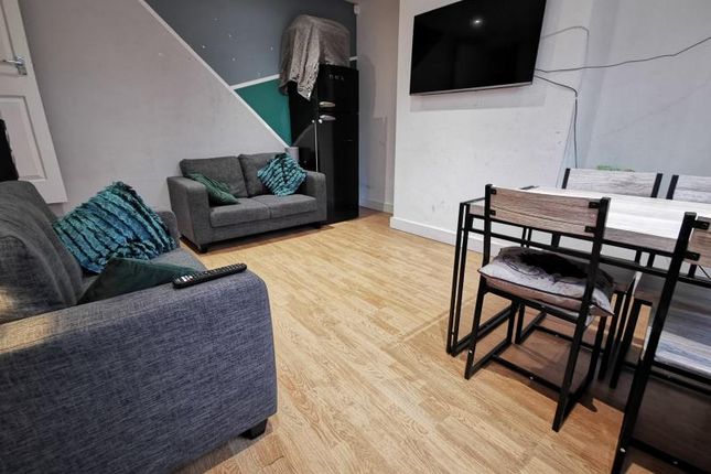 Thumbnail Property to rent in Martin Terrace, Burley, Leeds