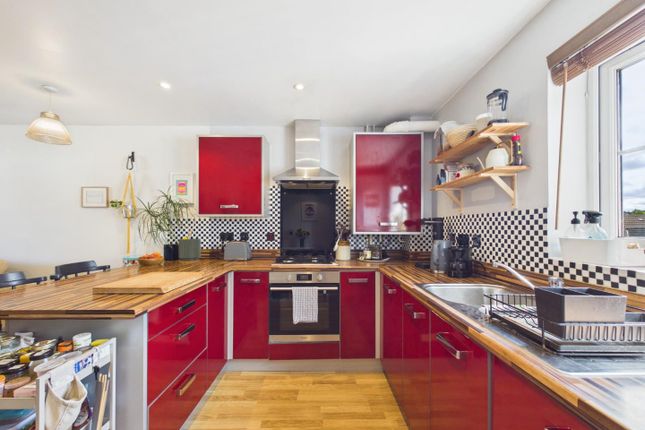 27, Mallard Close, Bristol photo 3