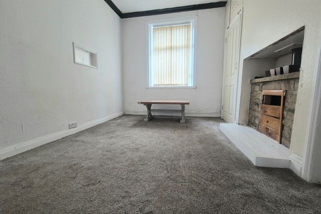 107, Gibraltar Road, HALIFAX photo 3