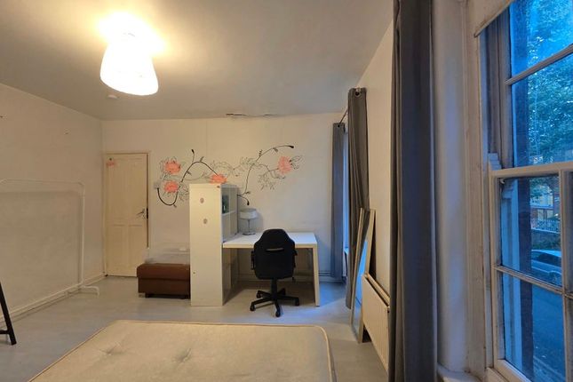 32 Clifton, Club Row, London photo 5