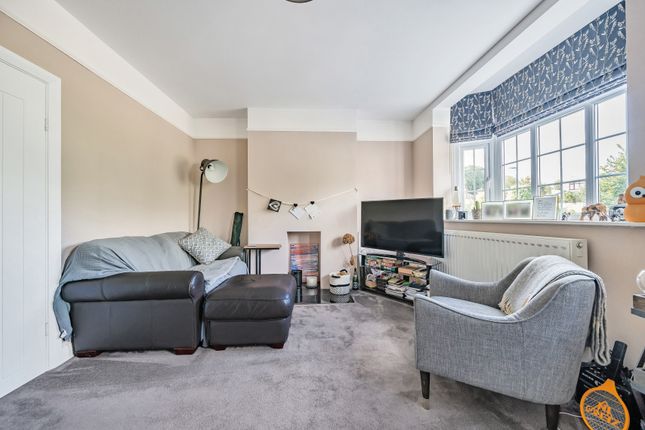 Flat for sale in The Broadway, Beddington