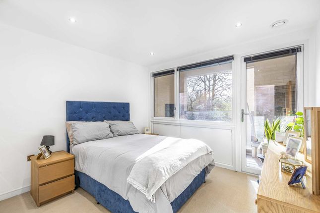 Flat for sale in Eltringham Street, London