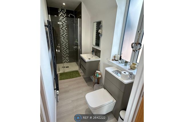 Master En-Suite