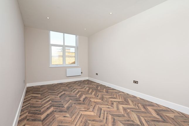 Flat 2 71b, Eastmead, Farnborough photo 4